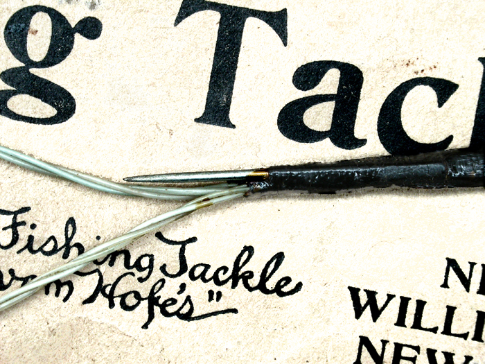44b Edward vom Hofe & Co., 3.0, snelled, pin detail. Often on bait hooks, a turned up taper or as is this case, an actual needle was tied in with the snell. This was to secure the bait to the hook better than without.